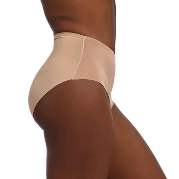 High-waisted seamless cheeky underwear in nude color.